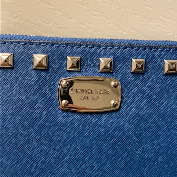 Michael Kors blue purse - Picture 2 of 8